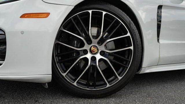 2023 Porsche Panamera 4 Sport Turismo