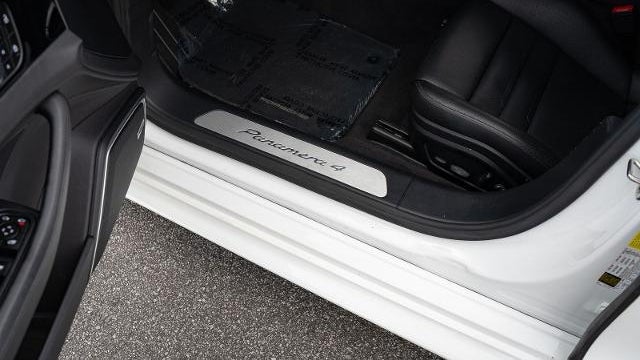 2023 Porsche Panamera 4 Sport Turismo