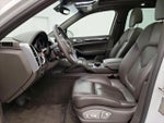 2016 Cayenne Thumbnail 11