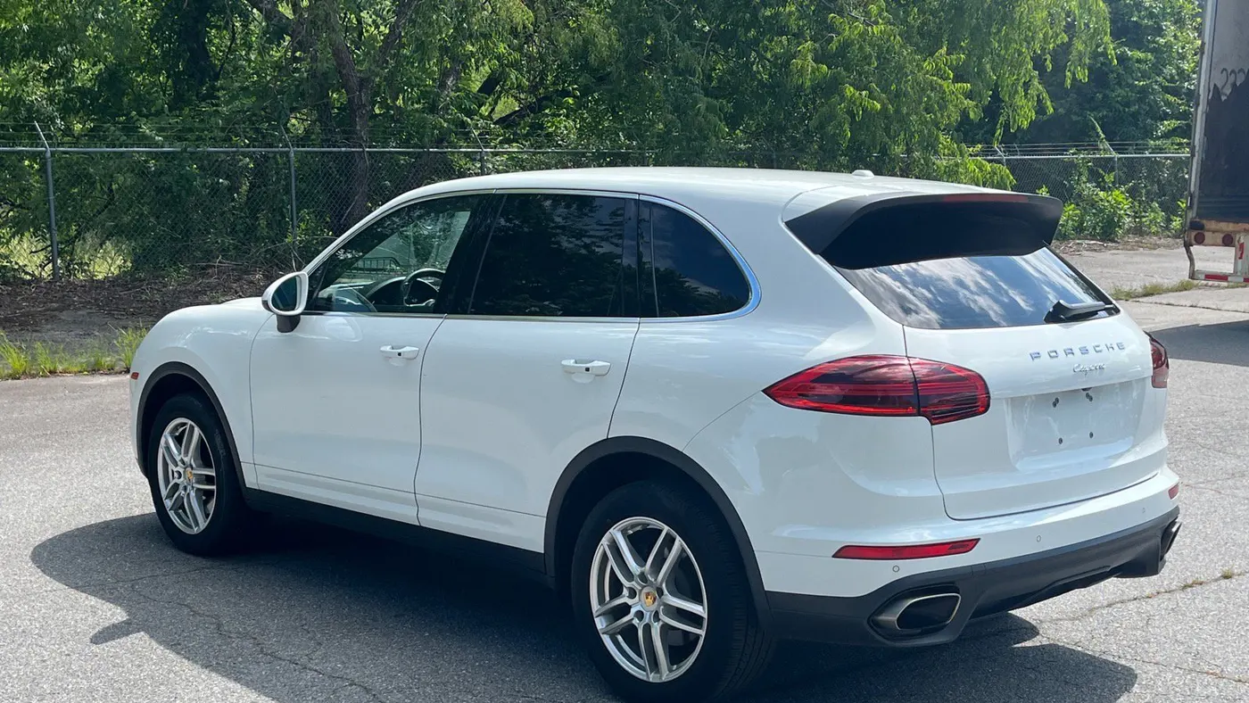 2016 Porsche Cayenne Base