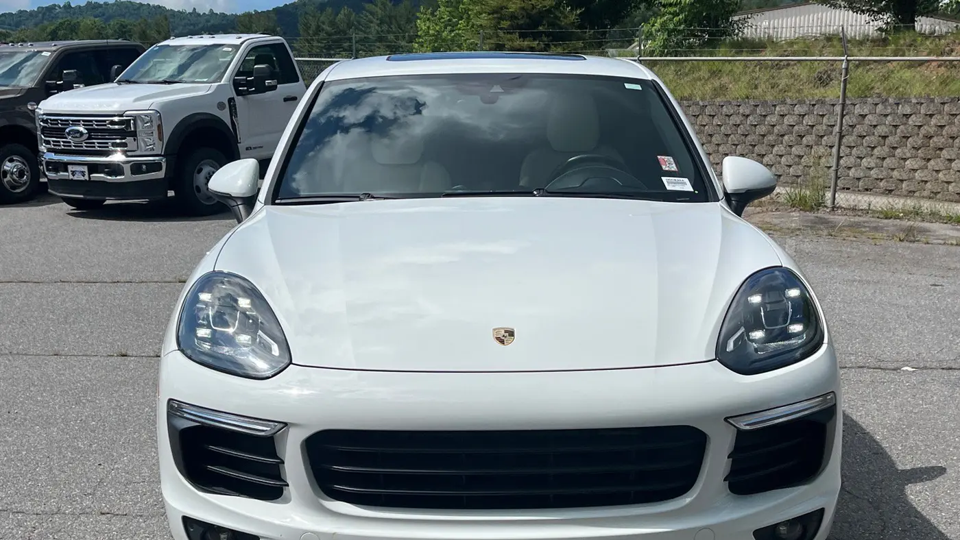 2016 Porsche Cayenne Base