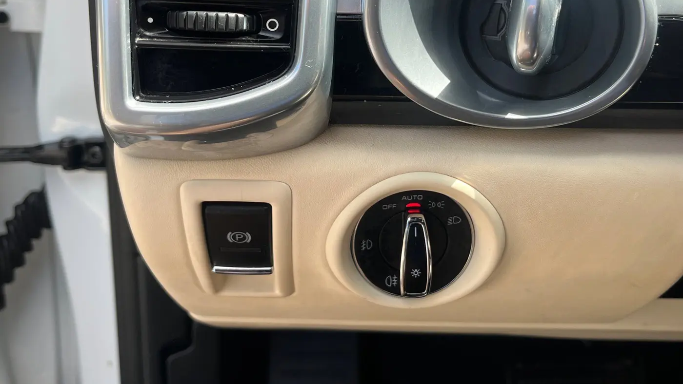 2016 Porsche Cayenne Base