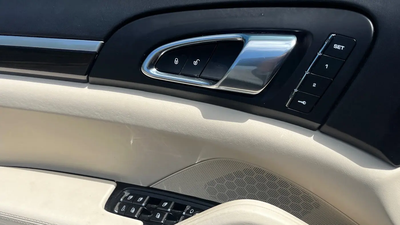 2016 Porsche Cayenne Base