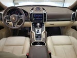 2018 Cayenne Thumbnail 9