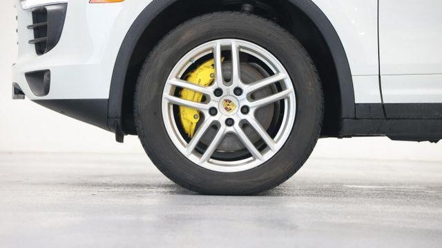2016 Porsche Cayenne Base