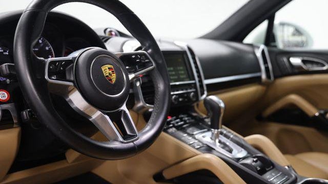 2016 Porsche Cayenne Base