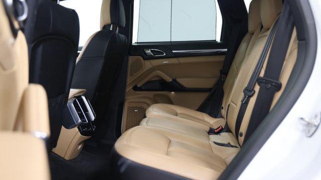 2016 Porsche Cayenne Base