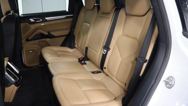 2016 Porsche Cayenne Base