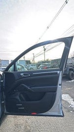 2016 Cayenne Thumbnail 18