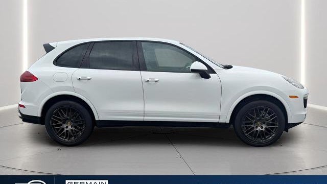 2017 Porsche Cayenne Base