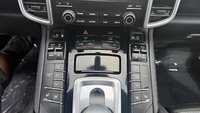 2017 Porsche Cayenne Base