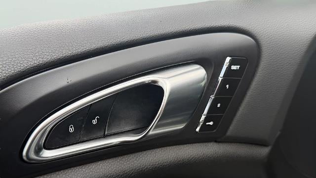 2017 Porsche Cayenne Base