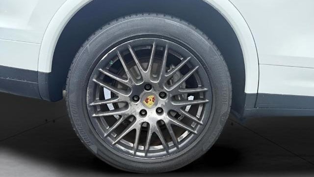 2017 Porsche Cayenne Base