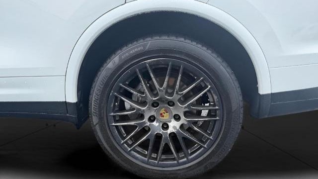 2017 Porsche Cayenne Base