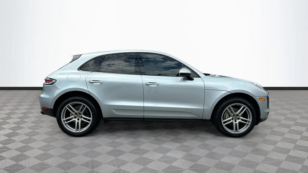 2021 Porsche Macan Base