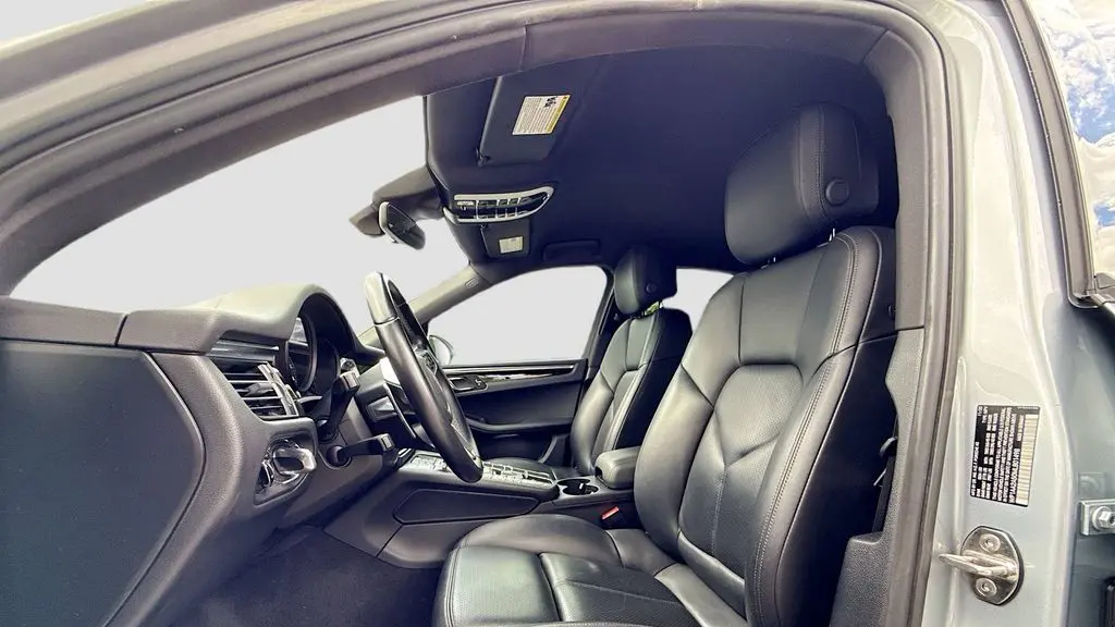 2021 Porsche Macan Base