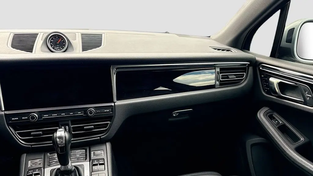 2021 Porsche Macan Base