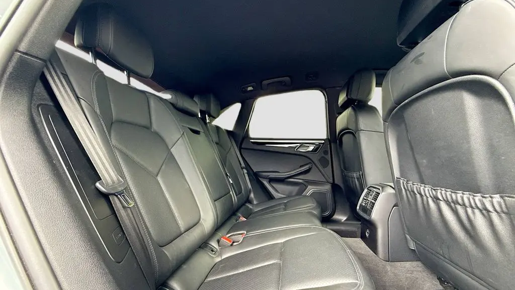 2021 Porsche Macan Base