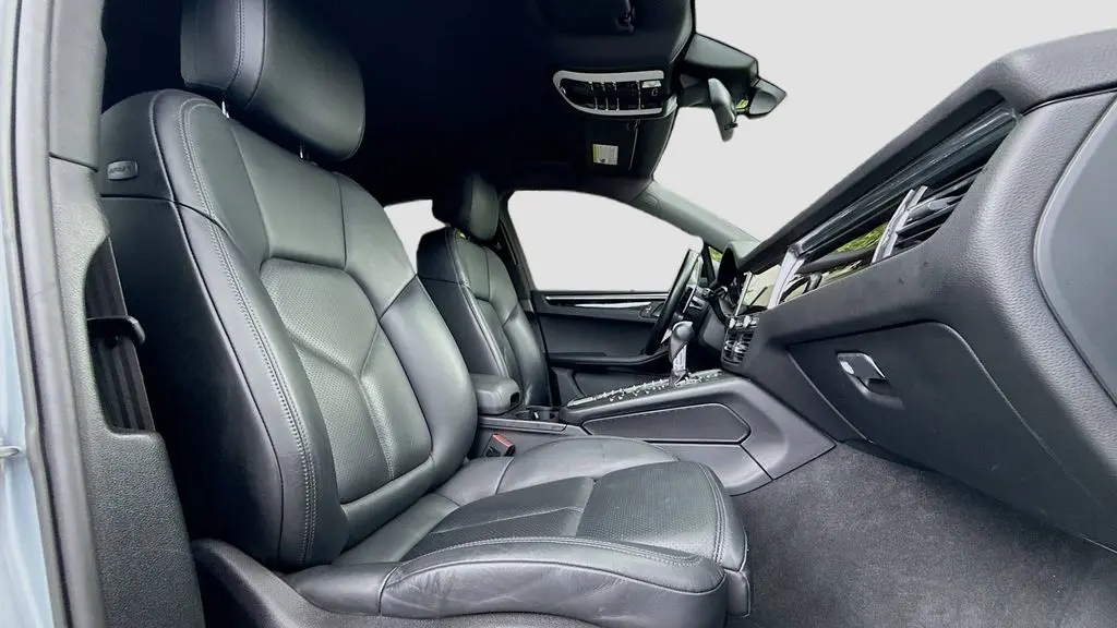 2021 Porsche Macan Base