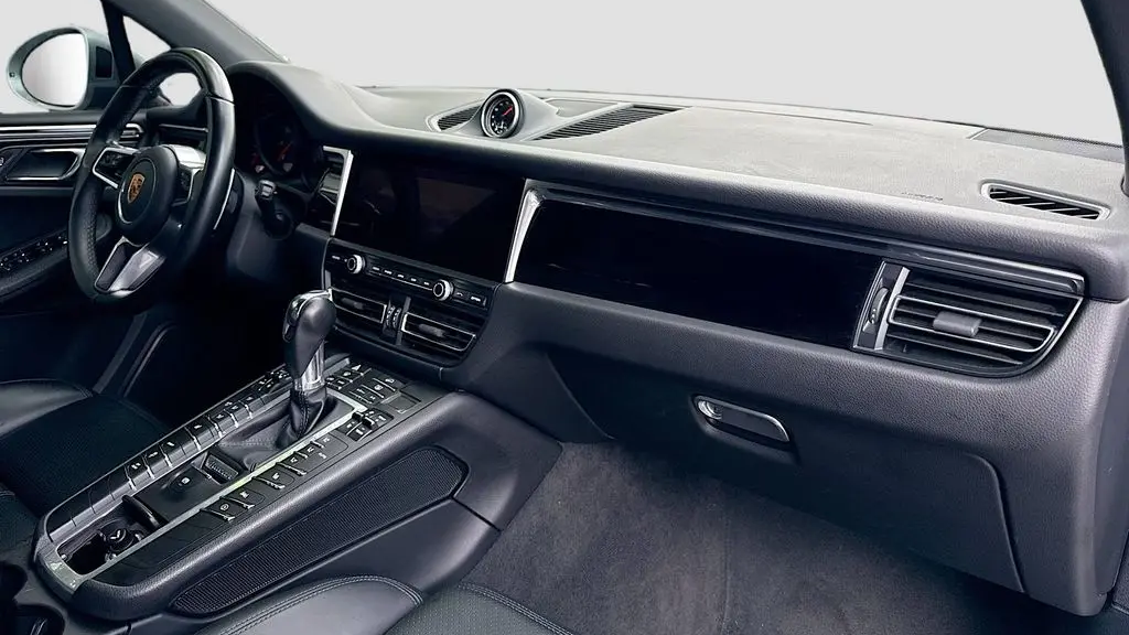 2021 Porsche Macan Base