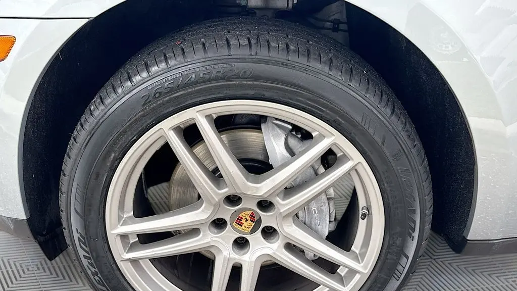 2021 Porsche Macan Base