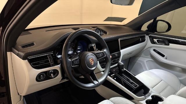 2023 Porsche Macan Base