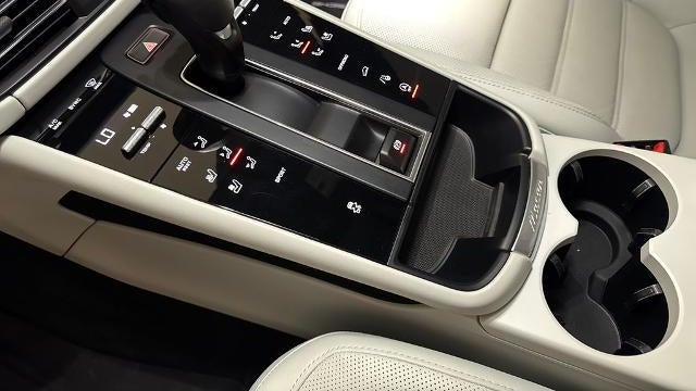 2023 Porsche Macan Base