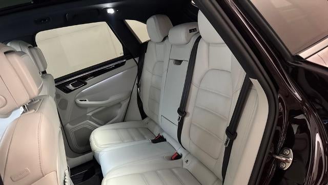 2023 Porsche Macan Base
