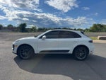 2023 Macan Thumbnail 2