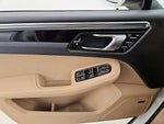 2021 Macan Thumbnail 12