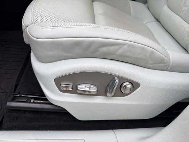 2024 Porsche Macan - $52,800