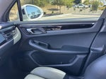 2024 Macan Thumbnail 16