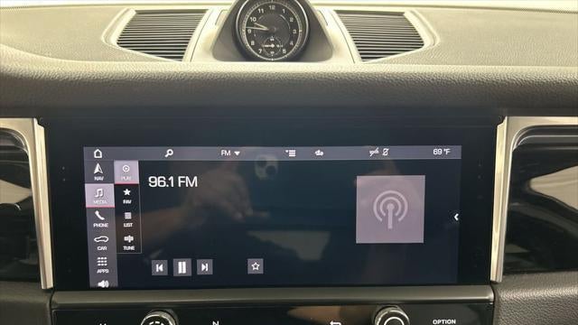 2023 Porsche Macan T