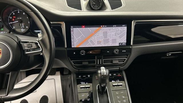 2023 Porsche Macan T