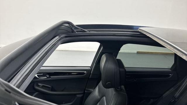 2023 Porsche Macan T