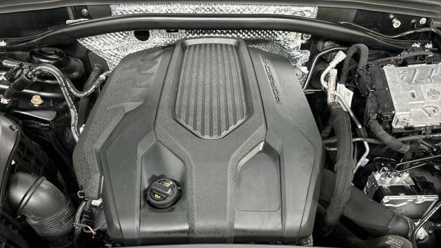 2023 Porsche Macan T