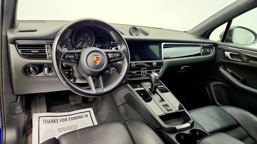 2023 Porsche Macan T