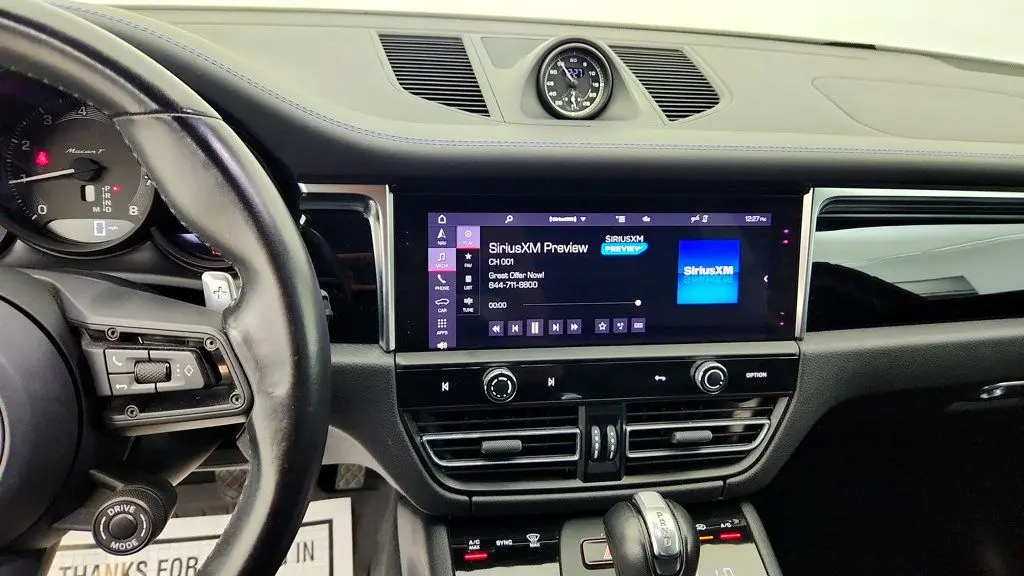 2023 Porsche Macan T