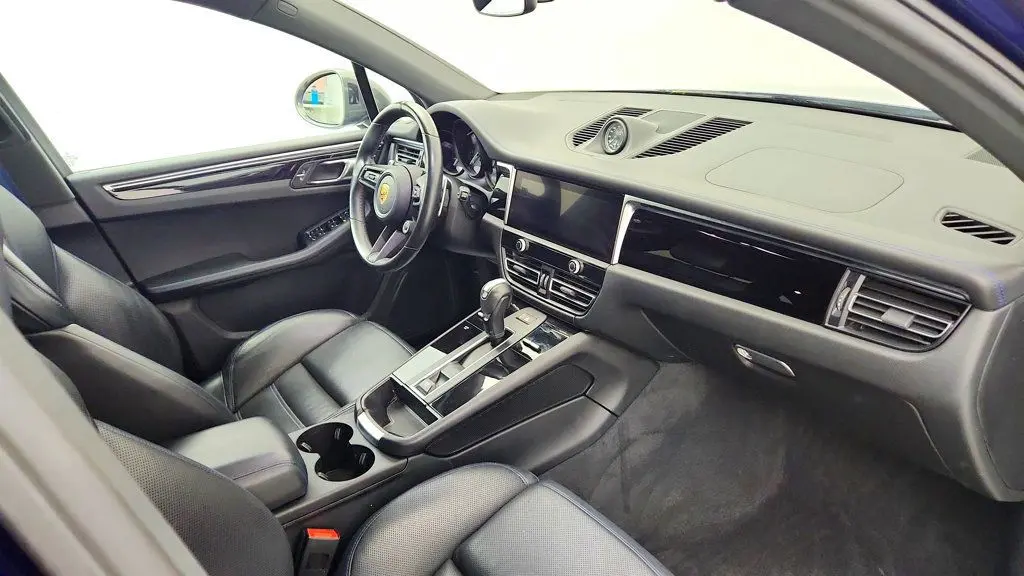 2023 Porsche Macan T