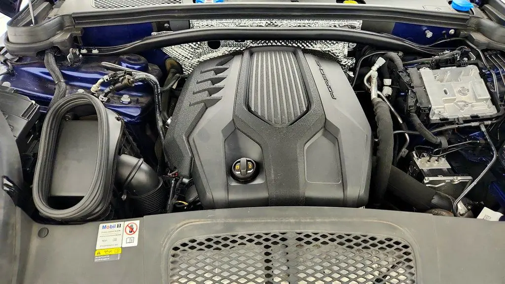 2023 Porsche Macan T