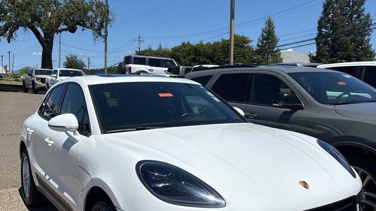 2024 Porsche Macan Base