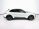 2025 Macan Thumbnail 25