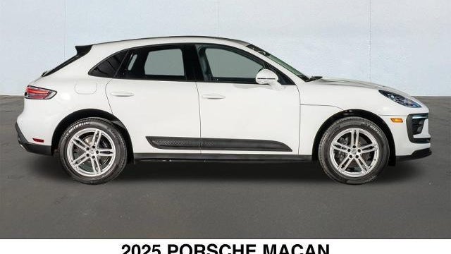 2025 Porsche Macan Base