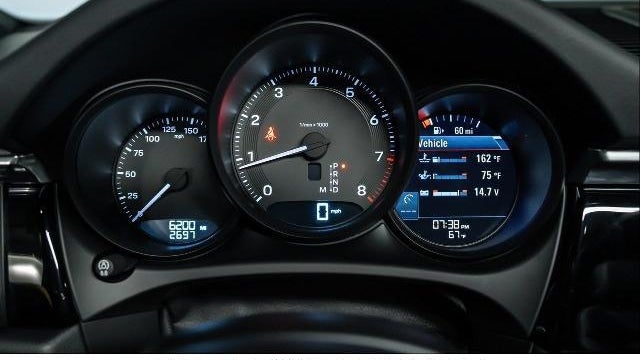 2025 Porsche Macan Base