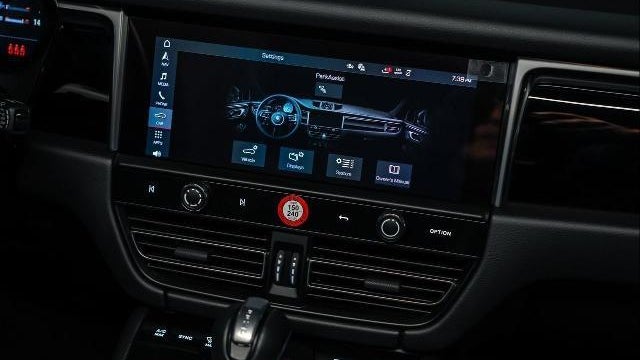 2025 Porsche Macan Base