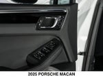 2025 Macan Thumbnail 27