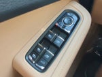 2019 Macan Thumbnail 24
