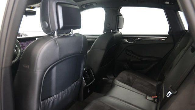 2021 Porsche Macan Base