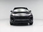 2018 Macan Thumbnail 5