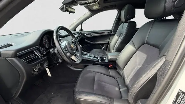 2021 Porsche Macan Base